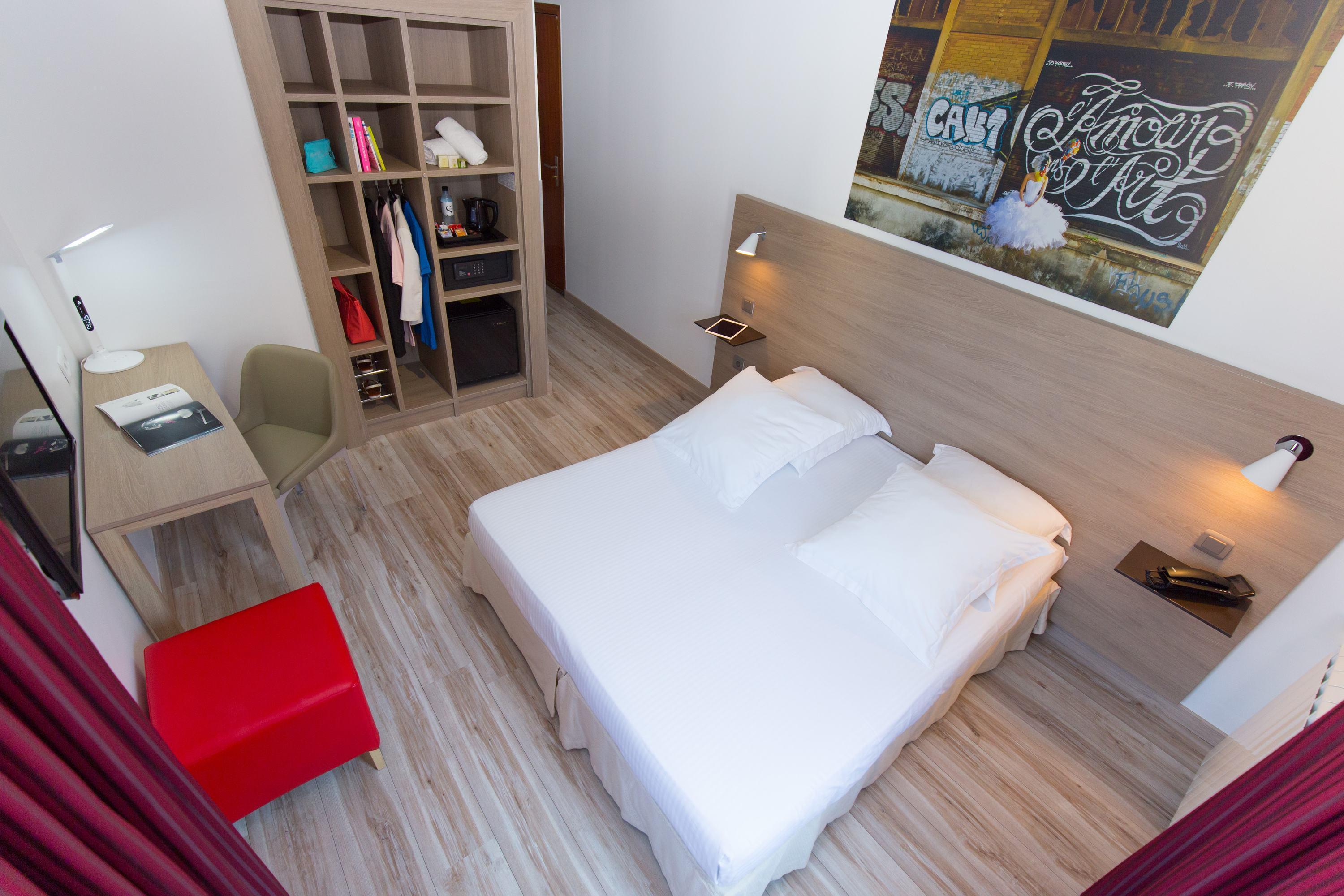 Grand Hotel Dauphine Toulon, Boutique Hotel & Suites Exterior photo